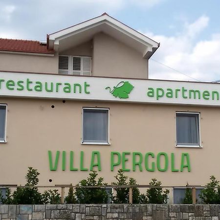 Villa Pergola 트레빈예 외부 사진